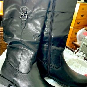 Avenue buckle riding boots